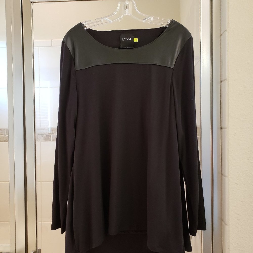 Women's Tops